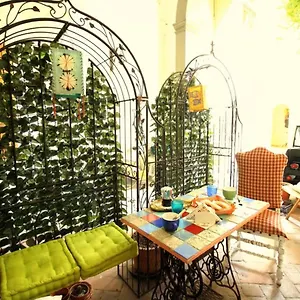 Hand Decorated House With Court Appartamento Firenze